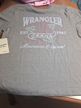Wrangler Gray Graphic Tee with Pastel Accent Logo